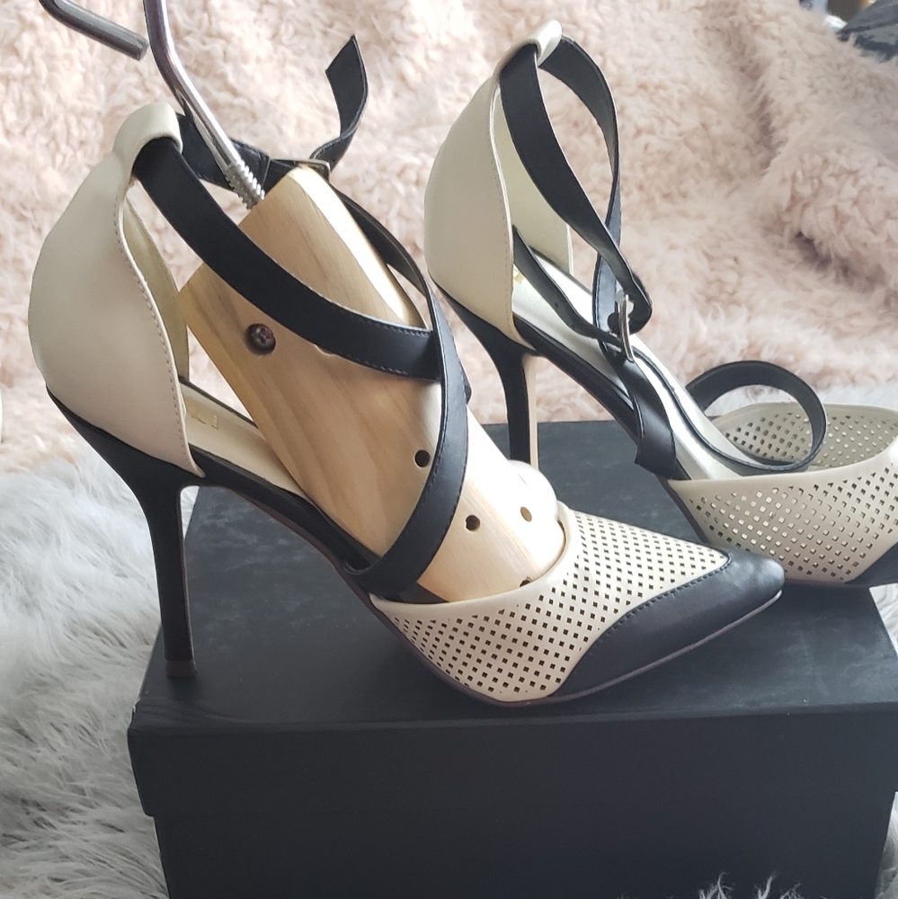 Shoe